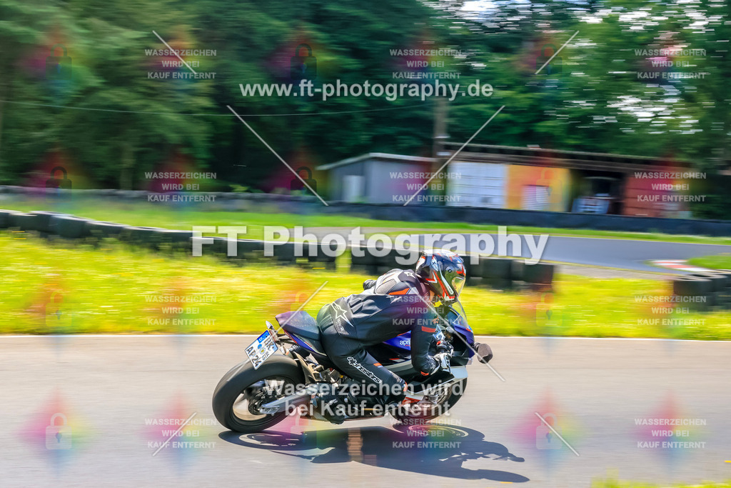 VBK-8111 | Hier findet Ihr Bilder von Touristenfahrten auf der Nürburgring Nordschleife oder von anderen Veranstaltungen die ich besucht habe. Viel Spass beim Durch Schauen 