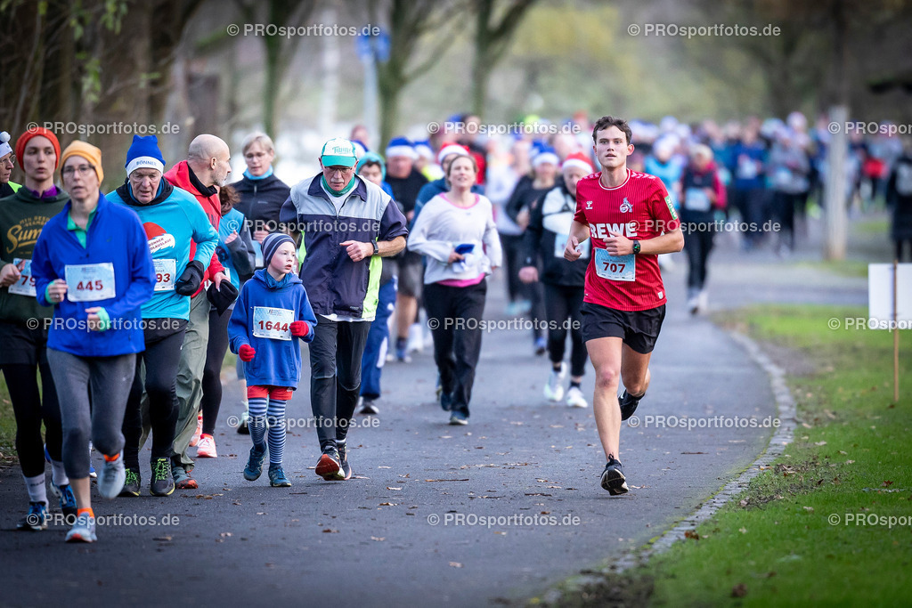 Bonner Nikolauslauf in Bonn, 08.12.2024 | Impressionen vom Bonner Nikolauslauf am 08.12.2024 in Bonn (Freizeitpark Rheinaue). Foto: BEAUTIFUL SPORTS/Axel Kohring