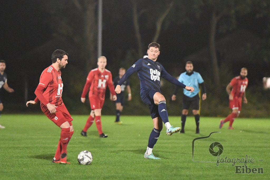 TV Metjendorf-SV Ofenerdiek | Herren Kreisliga; TV Metjendorf (rot)-SV Ofenerdiek (blau) am 09.10.2024; in Metjendorf (Am Sportplatz), Photo: Philip Eiben 2024 - Realisiert mit Pictrs.com