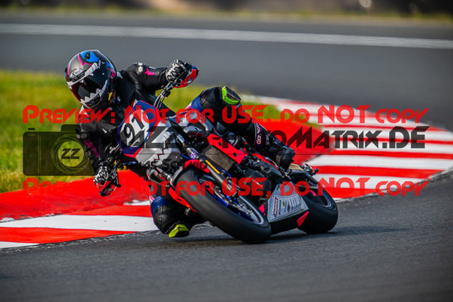 MaZZes_FotoMatrix_220520_0705 | Fotograf Mathias Schmid
Sportfotograf,
Eventfotograf,
Hochzeitsfotograf,
Portraitfotograf