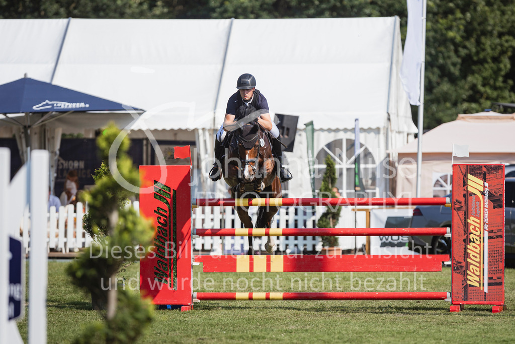 240720_LC_M2-Spr-421 | Deine schönsten Turniermomente als professionelle Fotos! Entdecke hochwertige Pferdesport-Fotografie im Online-Shop. Jetzt Fotos finden & bestellen!