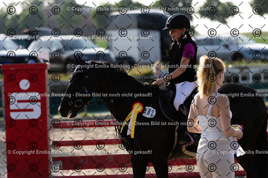 CL5A1502 | Emilia Reinking Fotografie - Realisiert mit Pictrs.com