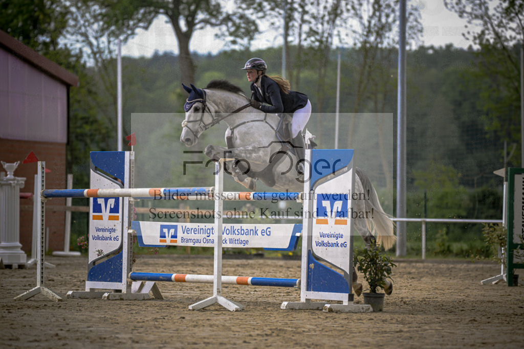 20240505-DOS_3403 | Entdecke hochwertige Reitturnierfotos von Foto Oger. Professionell, emotional und authentisch – jetzt Lieblingsmomente im Shop bestellen. - Realisiert mit Pictrs.com