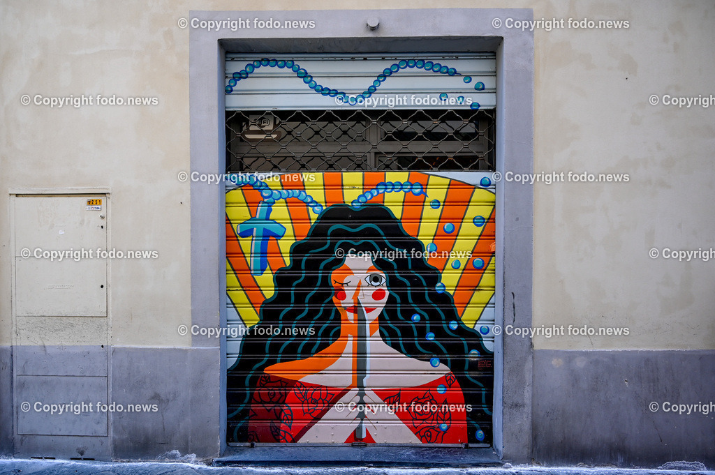 Italien_ Toscana_ Lucca_ 29.05.2024-68 | 29.05.2024, Italien, ITA, Toskana, Lucca im Bild Stadtansichten, Gebäude, Architektur, Touristen, Historisch, Souvenier, 


Lucca ist die Hauptstadt der Provinz Lucca in der Toskana. Sie liegt im Tal des Flusses Serchio etwa 20 km nordöstlich von Pisa und 20 km östlich der toskanischen Küste
Quelle: Wikipedia
