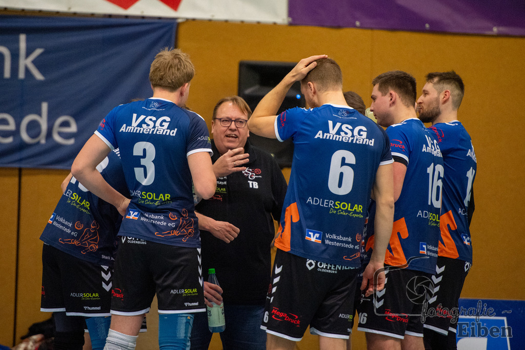 VSG Ammerland-Oldenburger TB | Regionalliga; VSG Ammerland (blau)-Oldenburger TB (weiß) am 18.01.2025 in Bad Zwischenahn (Sporthalle Schilldestraße ), Photo: Philip Eiben 2025 - Realisiert mit Pictrs.com