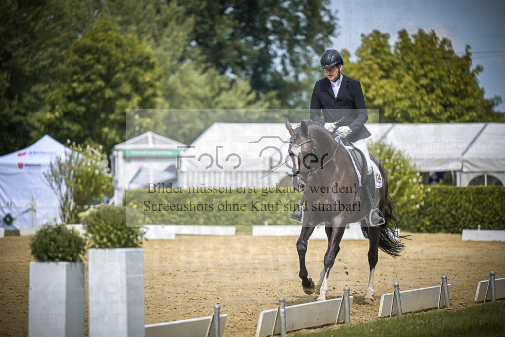 DOS_2772 | Entdecke hochwertige Reitturnierfotos von Foto Oger. Professionell, emotional und authentisch – jetzt Lieblingsmomente im Shop bestellen.Deutschlandweite Turnierfotografie. - Realisiert mit Pictrs.com