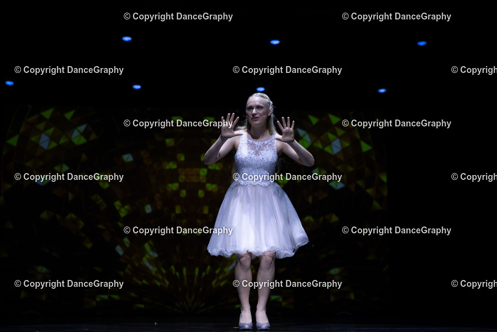 GPHY5894 | DanceGraphy - Realisiert mit Pictrs.com