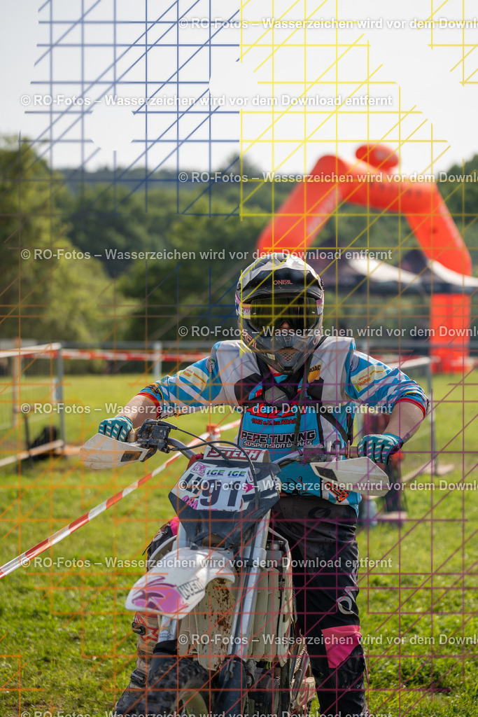 Wolfshausen 4 Lauf -203 | Sportfotografie von RO-Fotos: Motorsport, Motocross, Enduro, Laufveranstaltungen und Triathlon. Professionelle Fotos von Sportlern und Events. - Realisiert mit Pictrs.com