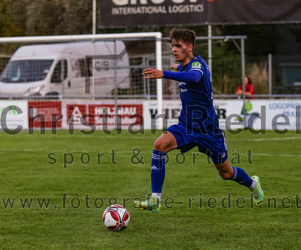 2023-08-01_088_FC_Schwaig_gegen_FC_Deisenhofen | Oberding, Deutschland, 01.08.2023:
Fußball, Toto-Pokal 2023 / 2024, 1. Spieltag, FC Schwaig gegen FC Deisenhofen, Endergebnis: 2:3

Niklas Sagner (FC Deisenhofen, #26)

Foto: Christian Riedel / fotografie-riedel.net