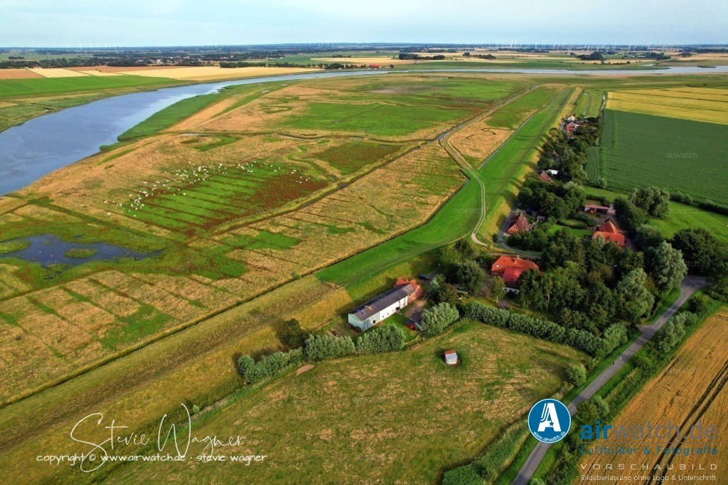 Eider - Hemmerdeich | Entdecken Sie atemberaubende Luftbilder und Fotografien auf airwatch.de - Tauchen Sie ein in eine Welt voller faszinierender Aufnahmen aus der Vogelperspektive.