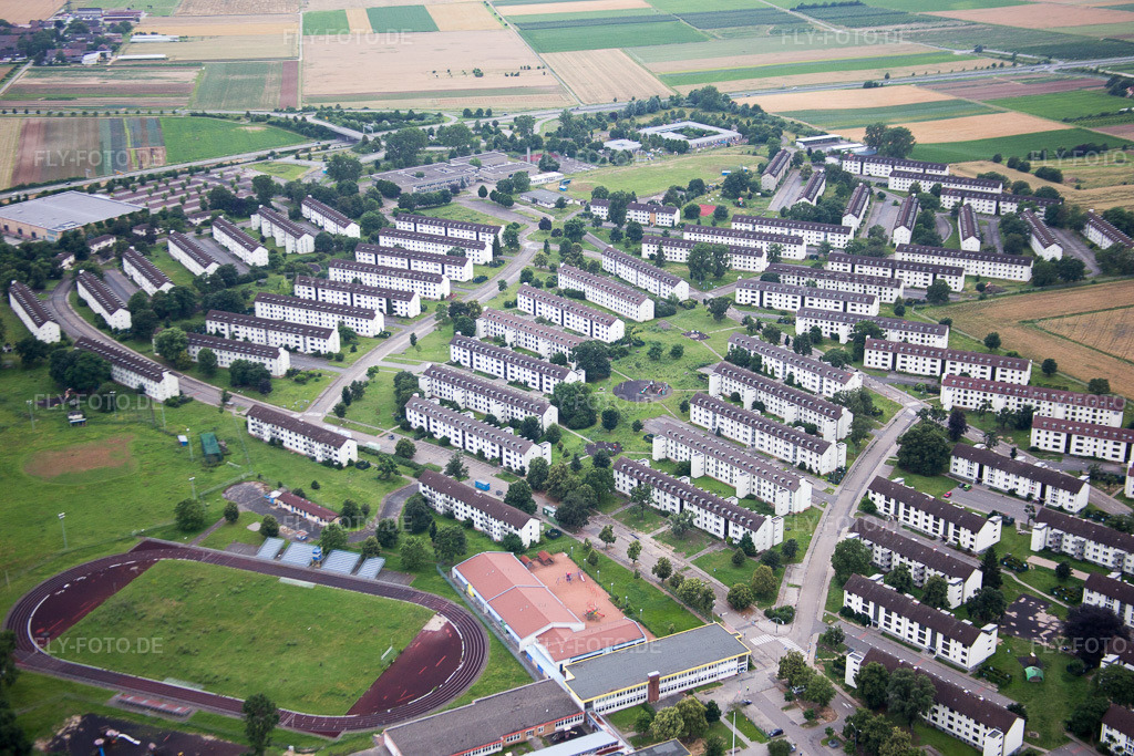 Luftbild: ehemalige Ami-Kaserne heute BAMF im Ortsteil Patrick Henry Village in Heidelberg im Bundesland Baden-Württemberg in Deutschland. Foto: IMG_090887.jpg vom 04.07.2016 durch Werner Riehm/FLY-FOTO.de