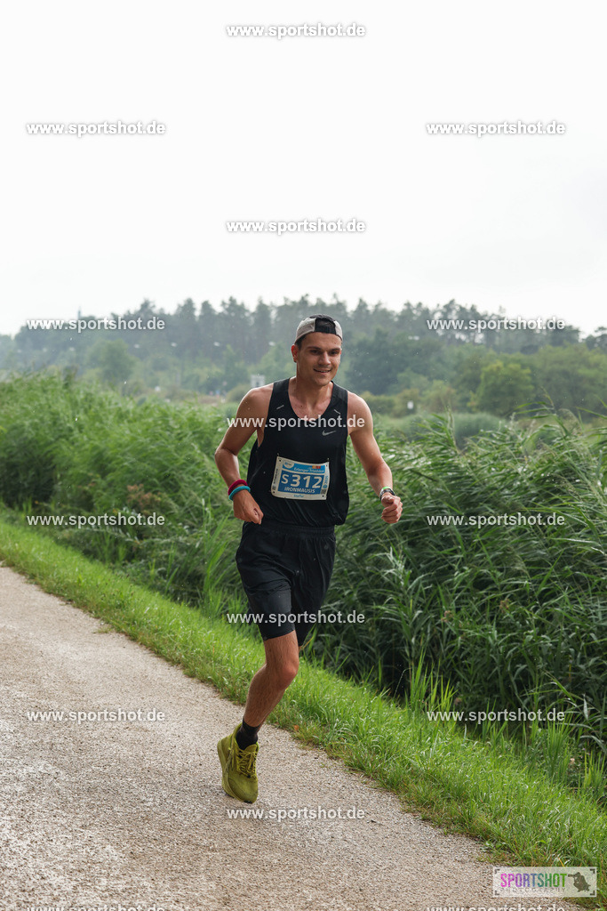 LUR_1124 | 34. M-net Erlanger Triathlon 2025 #erlangertriathlon  #mnettriathlon2025 #mnettriathlon #team #olympischedistanz #mitteldistanz #triathlon #maindonaukanal  #erlangertriathlon2025 #yourpictrs #tv1848 #tv1848erlangen  #triathlonbayern #sportinerlangen #demsportverbunden #sportshot_your_pictrs Copyright: www.sportshot.de