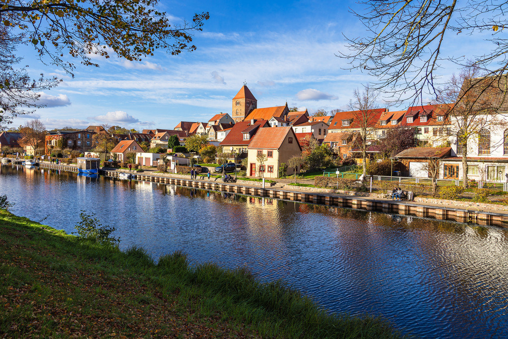 Blick auf die Pfarrkirche St. Marien in der Stadt Plau am See | Blick auf die Pfarrkirche St. Marien in der Stadt Plau am See.