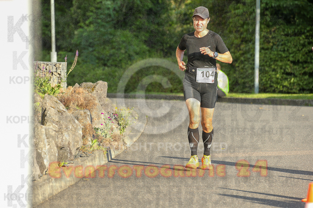 250801_1918_EX1_7556 | Sportfotografie im Rhein-Sieg Kreis, Köln, Bonn, NRW, Rheinland Pfalz, Hessen, etc. Unser Tätigkeitsfeld umfasst den Laufsport vom Volkslauf über den Marathon, Duathlon, Triathon bis zum Ultralauf wie Kölnpfad Ultra oder Schindertrail.