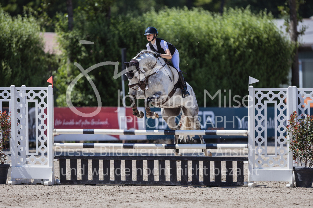 230610_Mühlen_Stil-L-137 | Deine schönsten Turniermomente als professionelle Fotos! Entdecke hochwertige Pferdesport-Fotografie im Online-Shop. Jetzt Fotos finden & bestellen!
