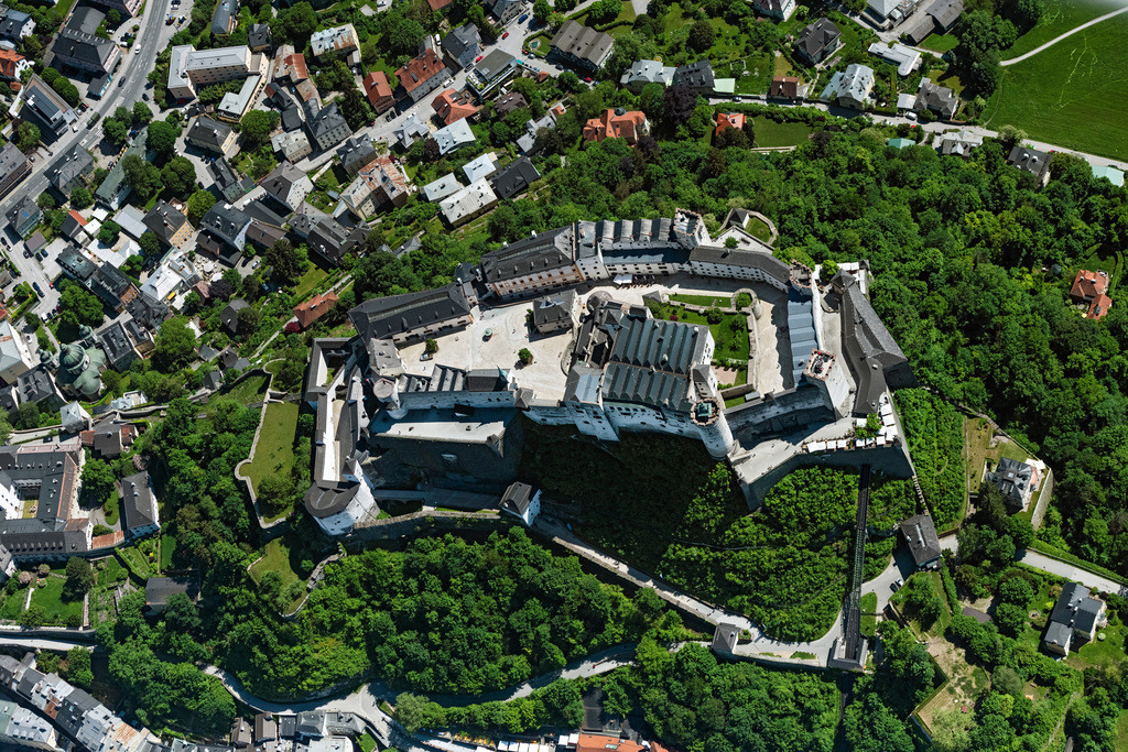 dr__0097172.jpg | SALZBURG 19.05.2022 Burganlage der Veste Festung Hohensalzburg in Salzburg in Österreich. // Castle of the fortress Festung Hohensalzburg in Salzburg in Austria. Foto: Daniel Reiter