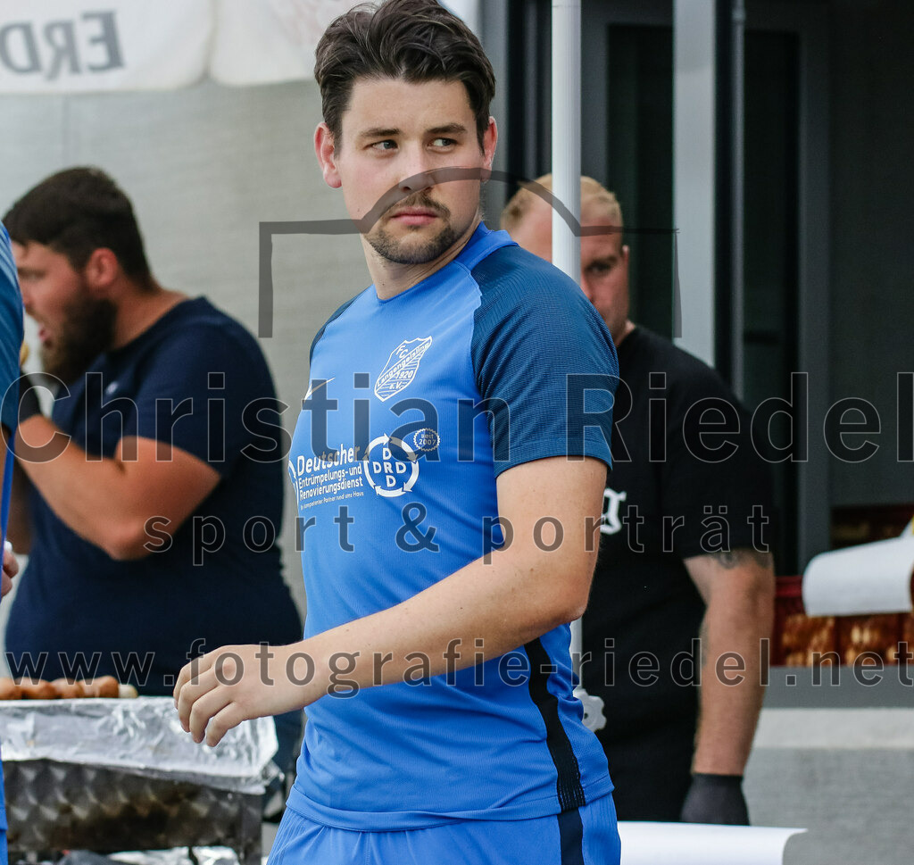 2023-07-08_008_FC_Langengeisling_gegen_TSV_Buchbach | Erding, Deutschland, 08.07.2023:
Fußball, Bezirksliga Oberbayern Ost 2023 / 2024, Testspiel, FC Langengeisling gegen TSV Buchbach, Endergebnis: 0:6

Maximilian Maier (FC Langengeisling, #10)

Foto: Christian Riedel / fotografie-riedel.net