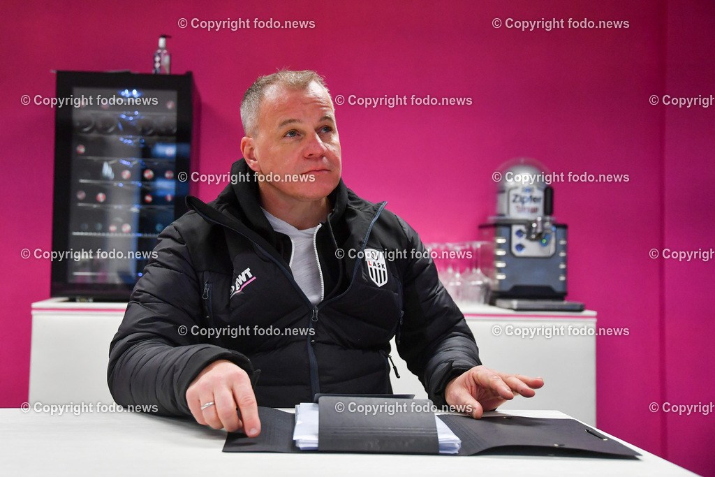 Raiffeisen Arena Linz_ Stadion_ Siegmund Gruber_ Praesident Lask Linz 31.01.2023-32 | 31.01.2023, Raiffeisenarena Linz, AUT, im Bild Raiffeisen Arena Linz
Siegmund Gruber, Praesident Lask Linz (Lask)