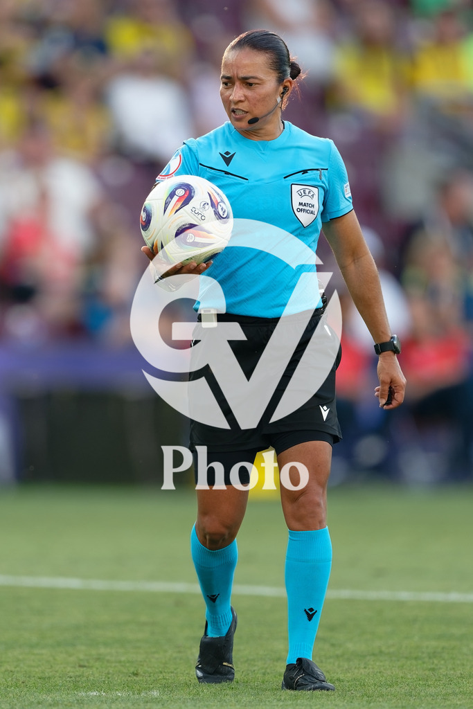 Denmark v Sweden - UEFA Women's EURO 2025 Group C | GENEVA, SWITZERLAND - JULY 4: Edina Alves, referee, looks on  during the UEFA Womens EURO 2025 Group C match between Denmark and Sweden at Stade de Geneve on July 4, 2025 in Geneva, Switzerland. (Photo by Giuseppe Velletri/Sports Press Photo/Getty Images)