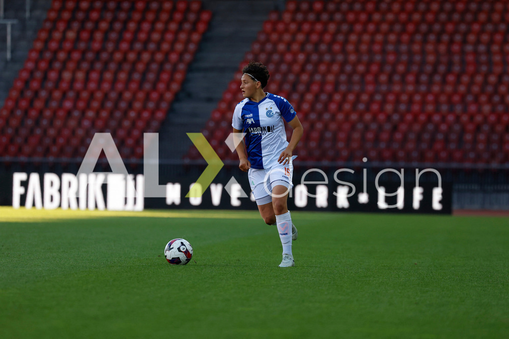 GC Zürich vs FC Zürich - AXA Women’s Super League Playoffs - Stadion Letzigrund | EMANUELA PFISTER of Grasshopper Club Zürich during the AXA Women’s Super League Playoffs quarter-final second leg between GC Zürich and FC Zürich at Stadion Letzigrund, Zurich, Switzerland. - Realisiert mit Pictrs.com