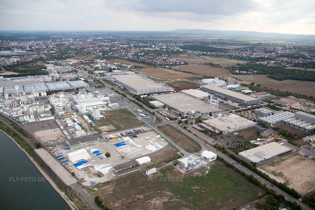 Luftbild: Worms, Industriegebiet Nord am Rhein in Worms im Bundesland Rheinland-Pfalz in Deutschland. Foto: IMG_084269.jpg vom 02.09.2015 durch Werner Riehm/FLY-FOTO.de