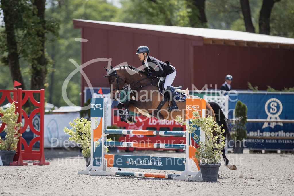 230516_Mühlen_03SprPf-A-340 | Deine schönsten Turniermomente als professionelle Fotos! Entdecke hochwertige Pferdesport-Fotografie im Online-Shop. Jetzt Fotos finden & bestellen!