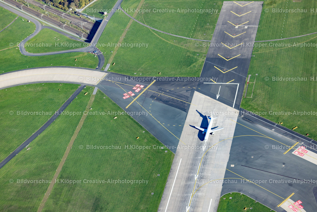luftbild-duesseldorf-airport-23l-8722 | Luftbildfotografie Hermann Klöpper - Realisiert mit Pictrs.com