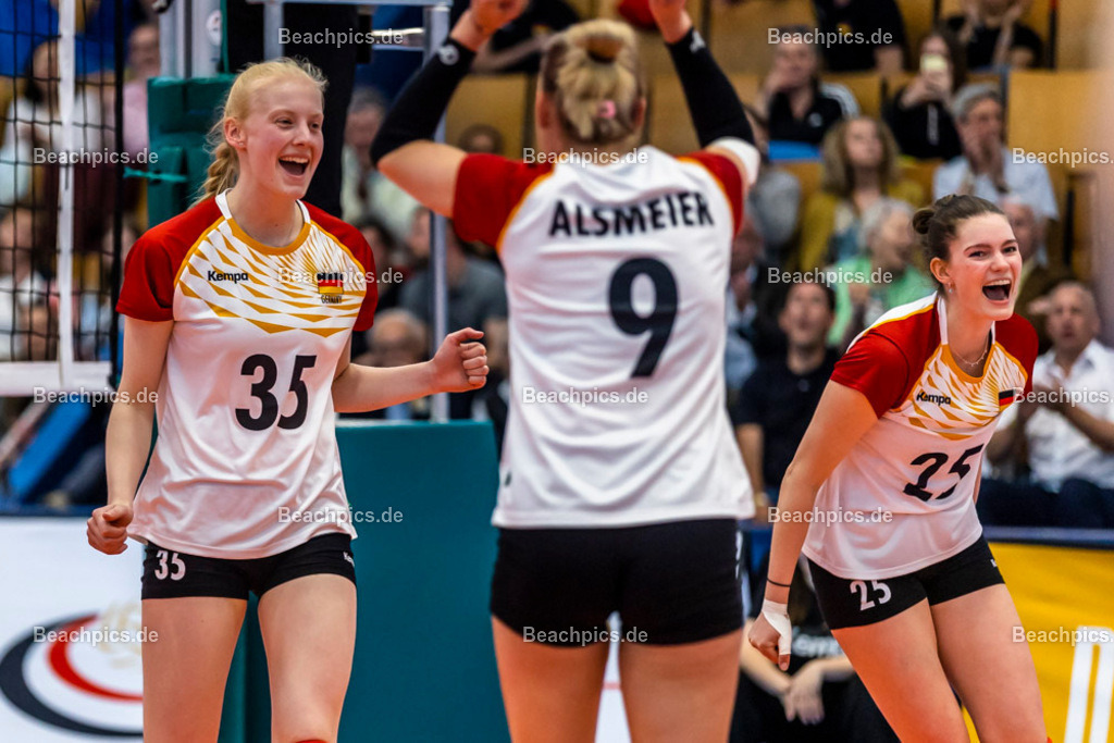 2023-00070978-Freundschaftsspiel-Deutschland-Ukraine | Jubel Luisa VAN CLEWE GER 20.05.2023; Berlin Foto: Gerold Rebsch - www.beachpics.de
