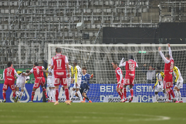 Austrian Bundesliga: Grazer AK 1902 vs LASK | GRAZ, AUSTRIA, 13.DEC.25 - SOCCER - ADMIRAL Bundesliga, Grazer AK 1902 vs LASK. The image shows Grazer AK 1902 make a goal.