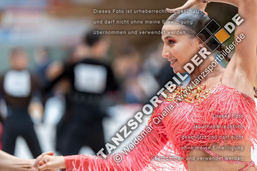 20240810-01971 | Hier finden Sie Tanz Bilder vom Latein und Standard Formationen tanzen. Sportbilder vom Tanzsport. Schöne Fotos und von Weltmeisterschaft, Europameisterschaft, Bundesliga, Regionalliga, Oberliga und Landesliga sowie von GOC Stuttgart, DanceComp, WM Bremen