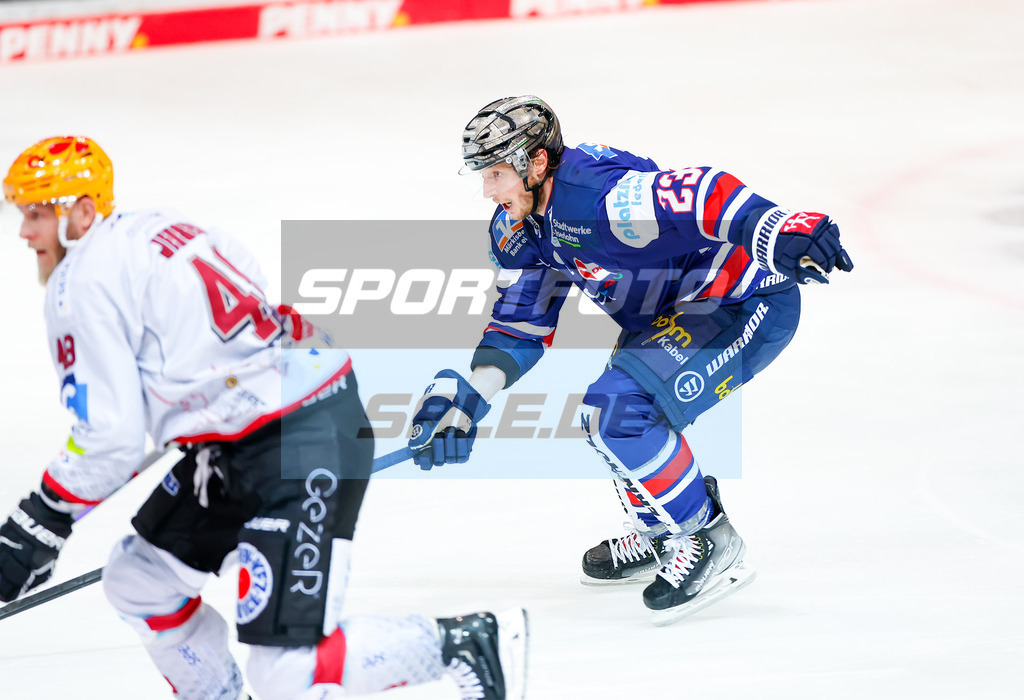 Iserlohn Roosters - Fischtown Pinguins Bremerhaven | Anthony Rech #23 (Iserlohn Roosters)
DEL: Iserlohn Roosters - Fischtown Pinguins Bremerhaven - Realisiert mit Pictrs.com