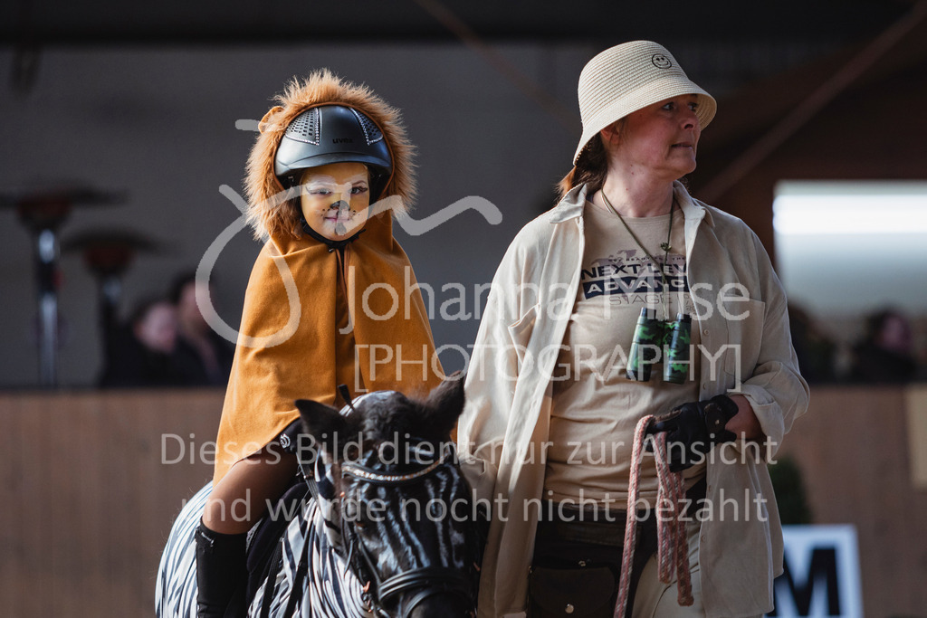 250316_HF-Schwm_Fuehrzuegel-119 | Deine schönsten Turniermomente als professionelle Fotos! Entdecke hochwertige Pferdesport-Fotografie im Online-Shop. Jetzt Fotos finden & bestellen!
