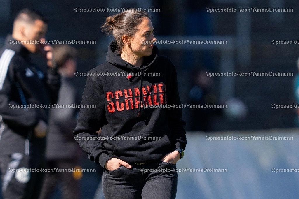 xydr06042501077 | 06.04.2025, xydrx, Fußball, Borussia Dortmund II - FC Ingolstadt 04, 3.Liga, Stadion Rote Erde, Saison 2024 2025: Sabrina Wittmann (Cheftrainerin FC Ingolstadt) DFB regulations prohibit any use of photographs as image sequences and or quasi-video.