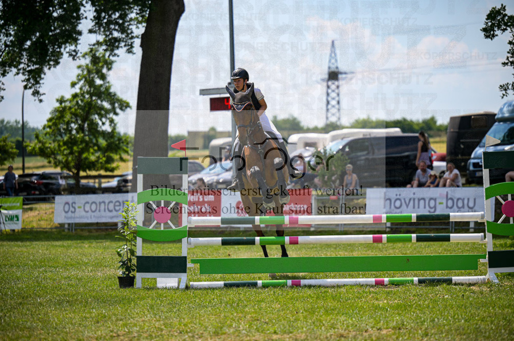Reitturnier Voxtrup | Entdecke hochwertige Reitturnierfotos von Foto Oger. Professionell, emotional und authentisch – jetzt Lieblingsmomente im Shop bestellen.Deutschlandweite Turnierfotografie. - Realisiert mit Pictrs.com