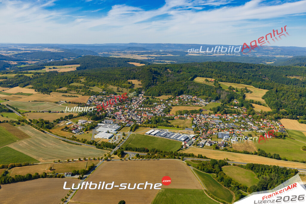 Schrägluftbild  Schmölz  Küps - Das Luftbild wurde 2025 vom UL-Flugzeug heraus erstellt ( keine Drohne ) - Hochauflösende Luftaufnahme -Nicht vergleichbar mit Google Maps oder Satelittenbilder- Die Geschenkidee !Mit Lizenz und Bildrechte bestellbar