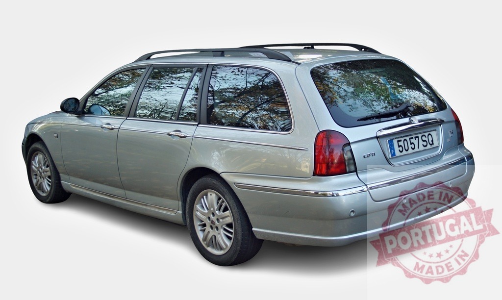 Rover 75 station wagon parked on white background | Silver Rover 75 CDT station wagon with roof rack parked on a white background - Realized with Pictrs.com