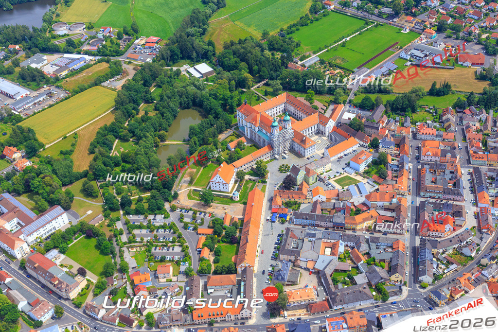 Die Luftaufnahme der Stadt Waldsassen wurde vom UL-Flugzeug heraus erstellt ( keine Drohne )- hohe Auflösung für beste Qualität