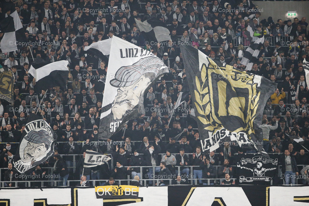 A_LUI_20230224_0006 | SPORT FUSSBALL ADMIRAL BUNDESLIGA 2022/23 LASK VS SC AUSTRIA LUSTENAU

IM BILD: Fans (Lask)

FOTO:FOTOLUI/UW