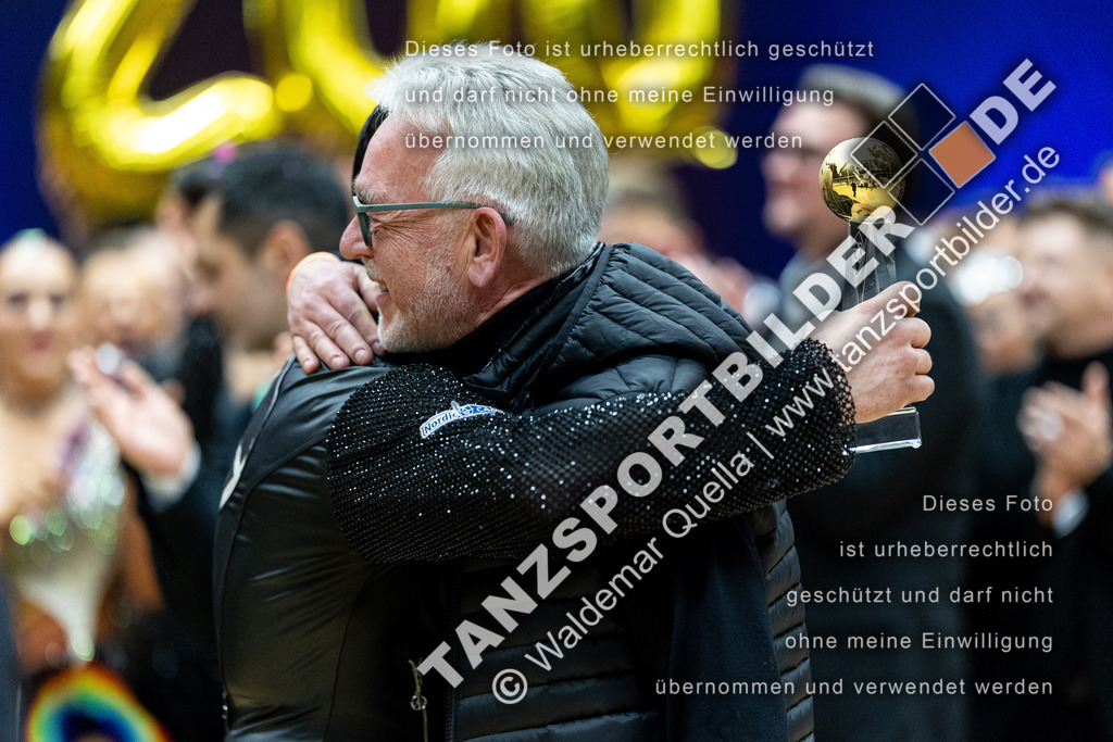 20240113-14335 | Hier finden Sie Tanz Bilder vom Latein und Standard Formationen tanzen. Sportbilder vom Tanzsport. Schöne Fotos und von Weltmeisterschaft, Europameisterschaft, Bundesliga, Regionalliga, Oberliga und Landesliga sowie von GOC Stuttgart, DanceComp, WM Bremen