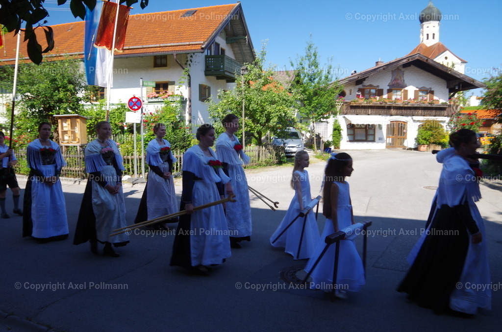 IMGP5088 | fotografiert von Axel PollmannLeonhardi Wallfahrt Benediktbeuern und Murnau, Fronleichnam, Fasching, Landschaft im Loisachtal und Benediktbeuern  - Realisiert mit Pictrs.com