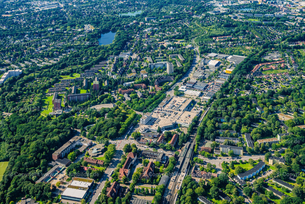 Hamburg_Wandsbek_Friedrichebertdamm_Gewerbegebiet_ELS_1319050823 | HAMBURG 04.08.2023 Gewerbegebiet und Firmenansiedlung " Friedrichebertdamm " in Hamburg, Deutschland. // Industrial estate and company settlement " Friedrichebertdamm " in Hamburg, Germany. Foto: Martin Elsen
