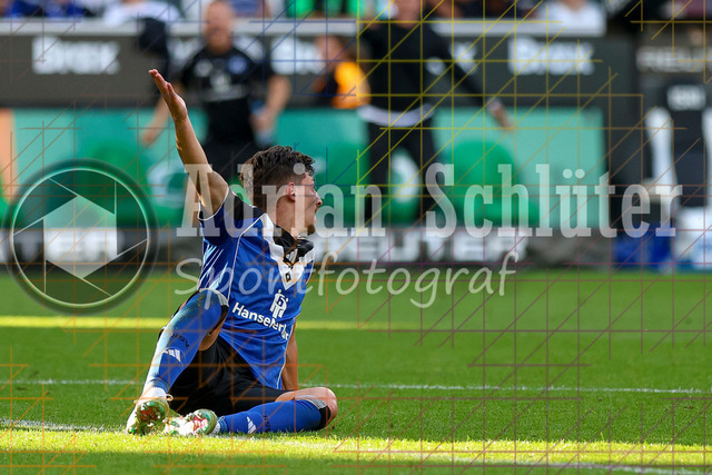 Borussia Mönchengladbach vs Hamburger SV - Bundesliga  | Mönchengladbach, Deutschland, 24.08.25:   Giorgi Gocholeishvili (Hamburger SV) gestikuliert, Gestik waehrend des Spiels der Bundesliga zwischen Borussia Mönchengladbach vs Hamburger SV im Stadion im Borussia Park(Foto von Brauer-Fotoagentur / Adrian Schlueter)