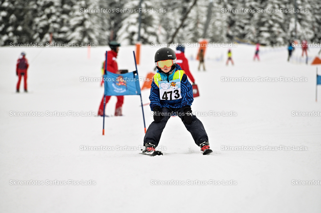 SRF_20.02.2026_0320 | Skirennfotos,Serfaus,Fiss,Ladis,Kinderskirennen,Winter,Tirol,Oberland,skirace,SFL,feelfree,weil wir's genießen,ski,Ski,skifahren,Sonnenplateau, - Realisiert mit Pictrs.com