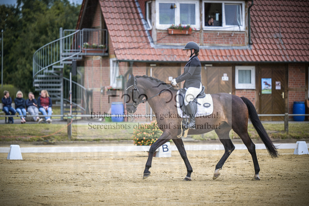 DOS_6779 | Entdecke hochwertige Reitturnierfotos von Foto Oger. Professionell, emotional und authentisch – jetzt Lieblingsmomente im Shop bestellen.Deutschlandweite Turnierfotografie. - Realisiert mit Pictrs.com