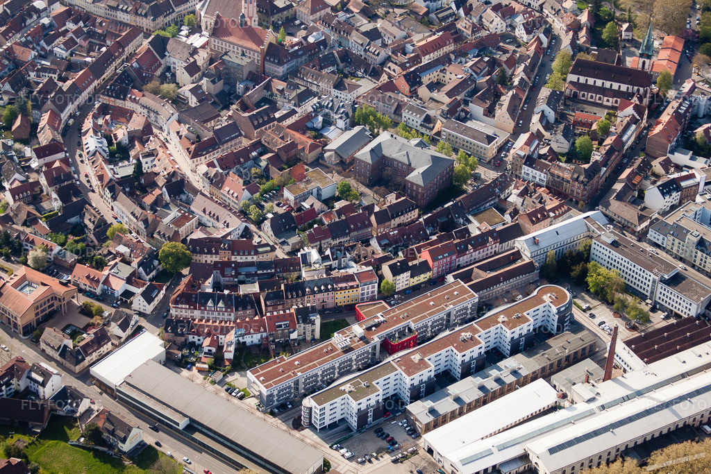 Luftbild: Durlach, Zur Giesserei im Ortsteil Durlach in Karlsruhe im Bundesland Baden-Württemberg in Deutschland. Foto: IMG_26052.jpg vom 23.04.2010 durch Werner Riehm/FLY-FOTO.de