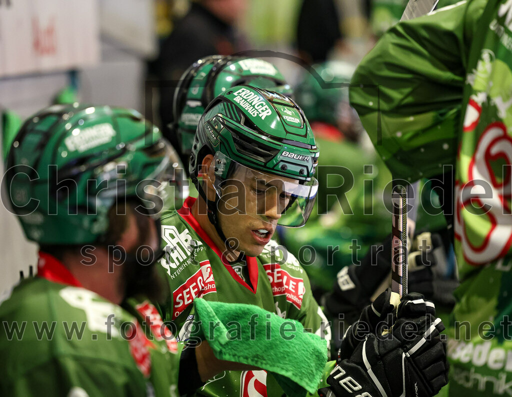 2023-12-26_031_TSV_Erding_gegen_ERV_Schweinfurt | Erding, Deutschland, 26.12.2023:
Eishockey, Bayernliga Vorrunde 2023 / 2024, 20. Spieltag, TSV Erding gegen ERV Schweinfurt, Endergebnis: 9:3

Mark Waldhausen (Erding Gladiators, #27)

Foto: Christian Riedel / fotografie-riedel.net