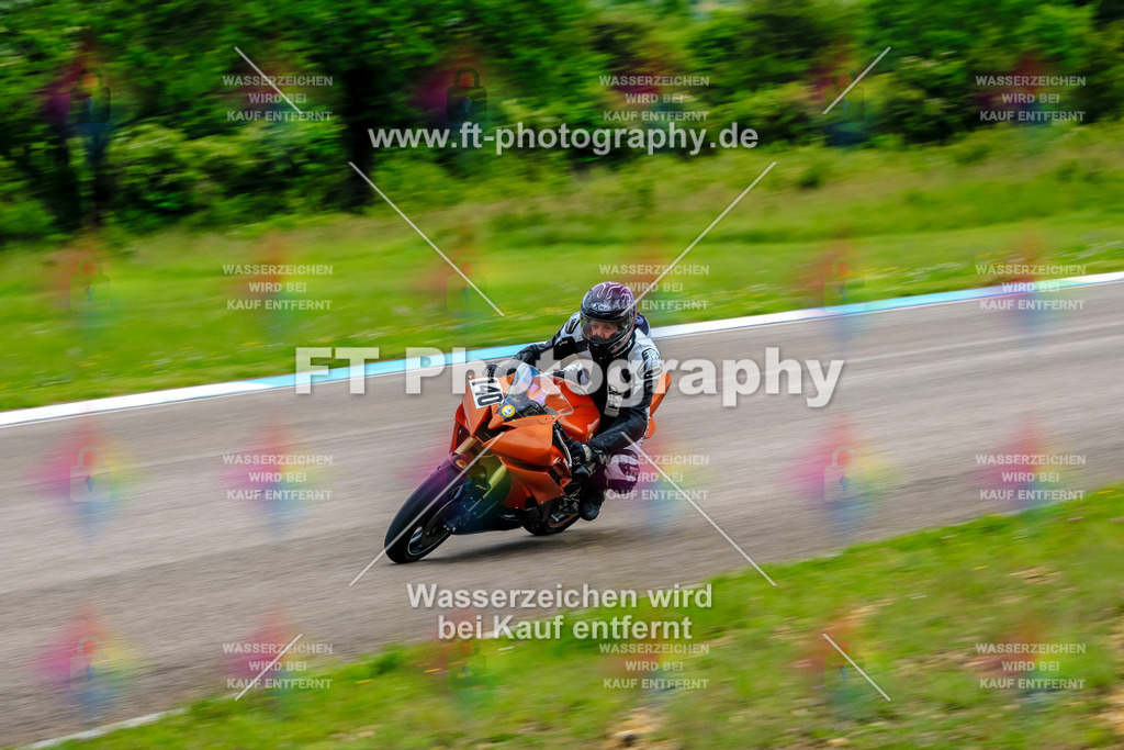 MotoTeam-3410 | Hier findet Ihr Bilder von Touristenfahrten auf der Nürburgring Nordschleife oder von anderen Veranstaltungen die ich besucht habe. Viel Spass beim Durch Schauen 