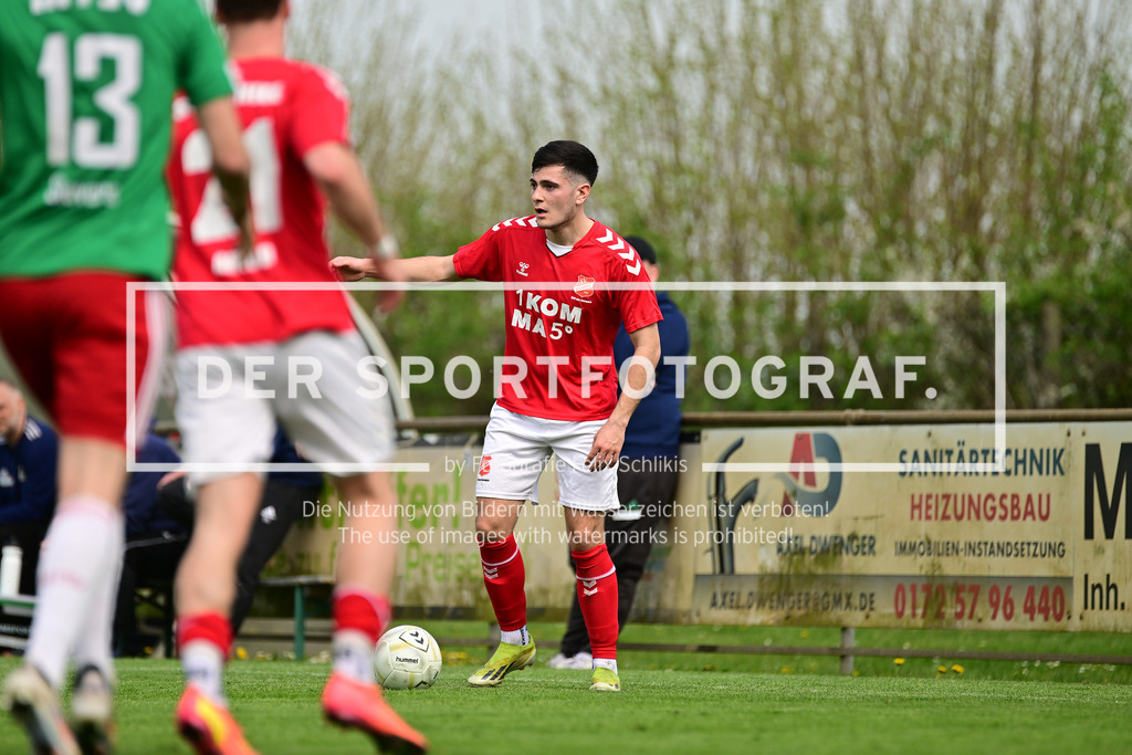 Fußball I Herren I Saison 2024-2025 I Oberliga Schleswig-Holstein I 26. Spieltag I SV Eichede - MTSV Hohenwestedt I 73078 | Der Sportfotograf. - Realisiert mit Pictrs.com
