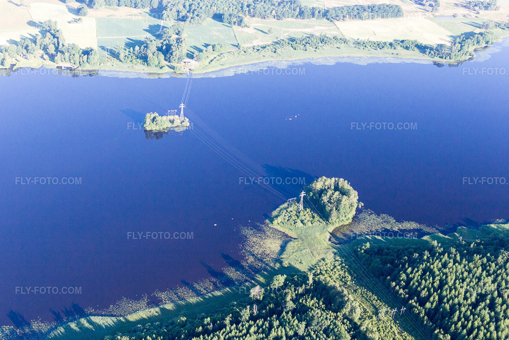 Aerial view: View of the town in Benestad in the state Kronoberg, Sweden. – Photo: IMG_108106.jpg taken on 06/28/2018 by Werner Riehm/FLY-FOTO.com – Resolution of the original: 5472 x 3648 px