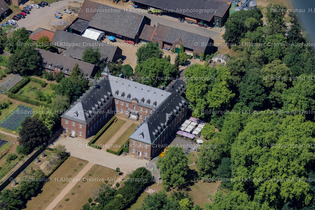 Luftbild Schloß Langwaden 1_ 41516 Grevenbroich-6432-2 | Luftbildfotografie Hermann Klöpper - Realisiert mit Pictrs.com